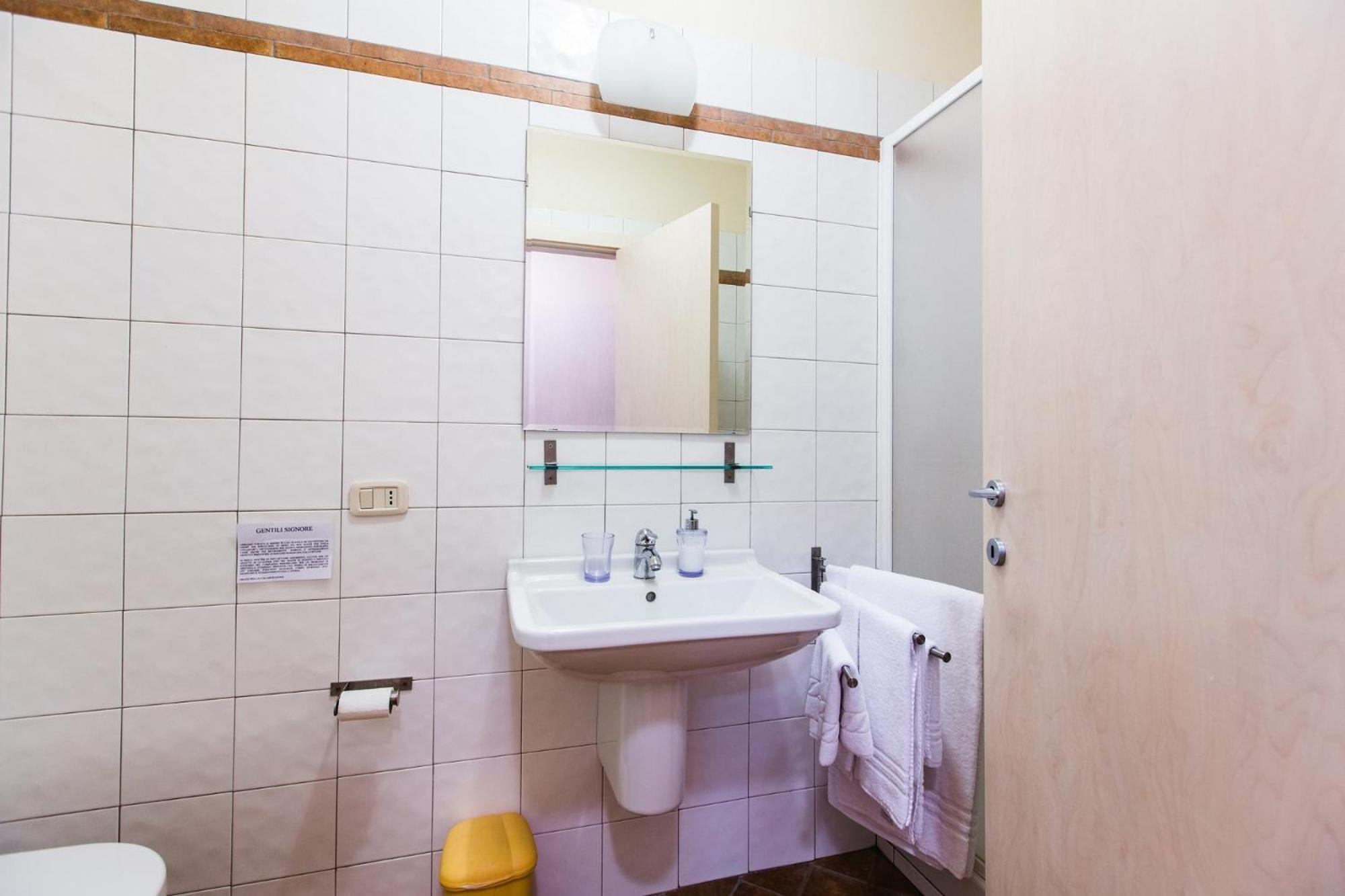 Appartamenti E Affittacamere Le Due Ruote Alberese Quarto foto