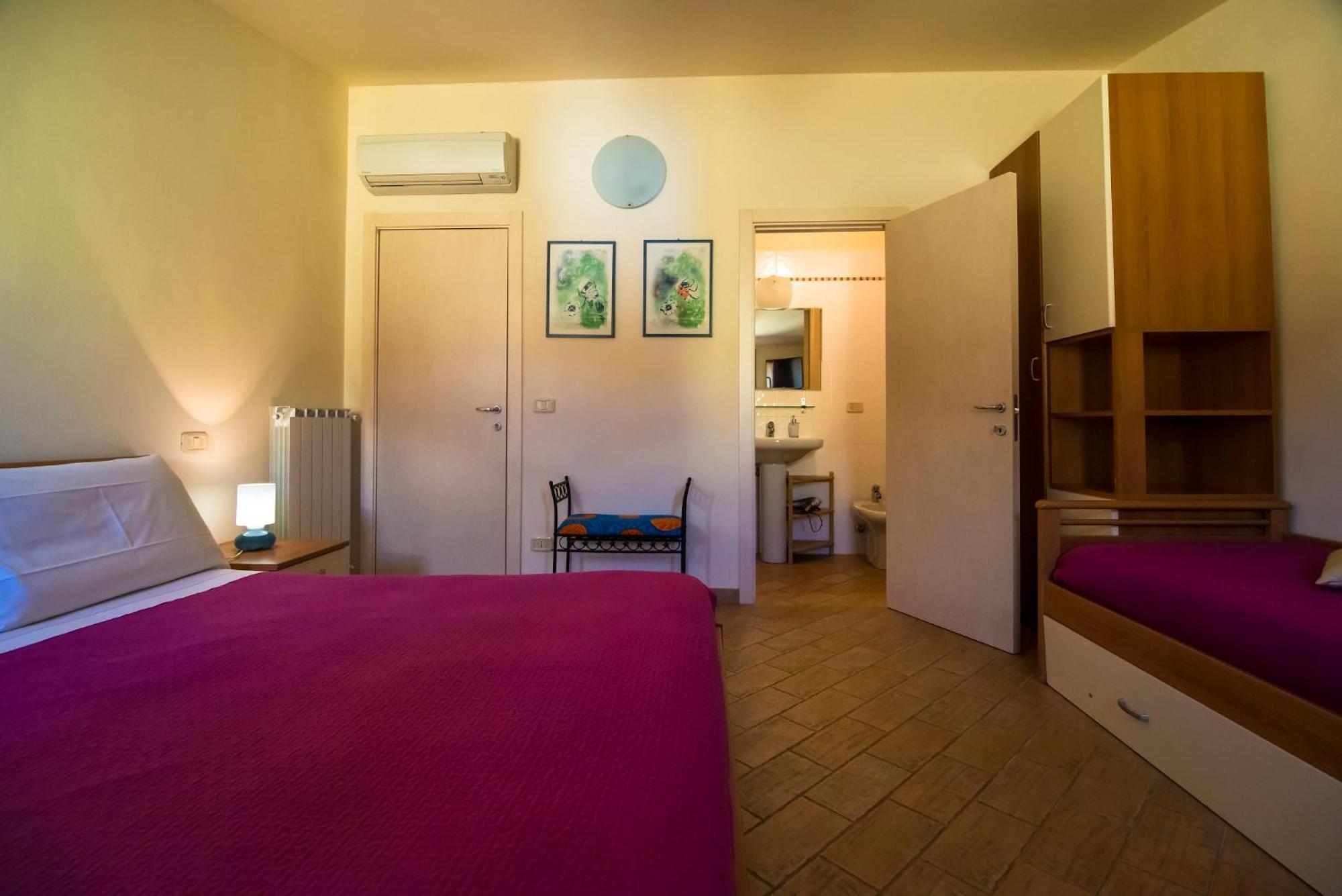 Appartamenti E Affittacamere Le Due Ruote Alberese Quarto foto