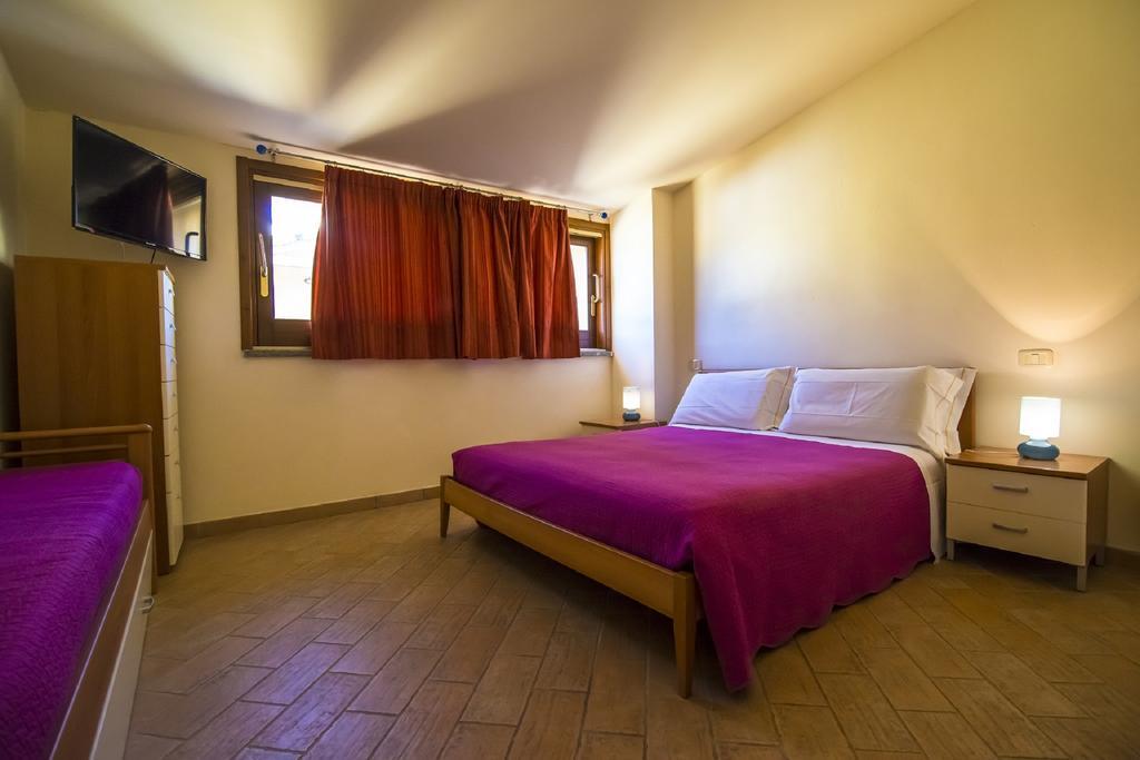 Appartamenti E Affittacamere Le Due Ruote Alberese Exterior foto